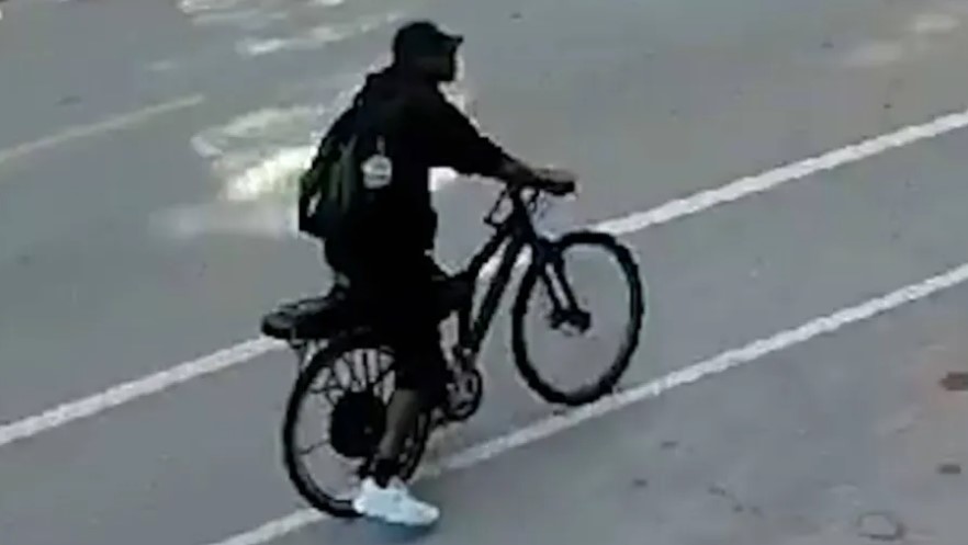 Bicyclist Shot After Witnessing North Side Break-In, Chicago Police Say