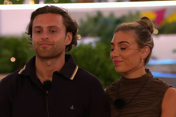 Casey And Rosie In Love Island