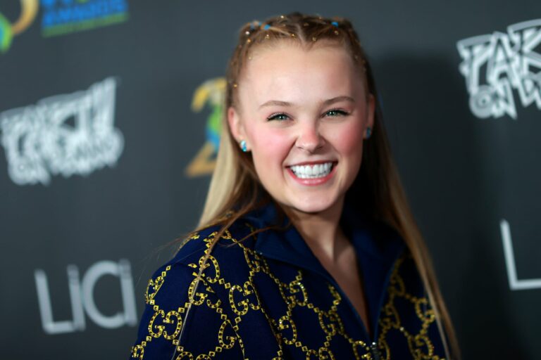 Could Jojo Siwa Be Pregnant? Tweet Goes Viral, Only To Be Discredited By A Wave Of Hilarious Memes!