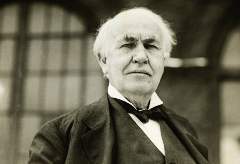 Inventor Thomas Edison: A Comprehensive Biography With Pictures, Documents, And Vital Statistics!